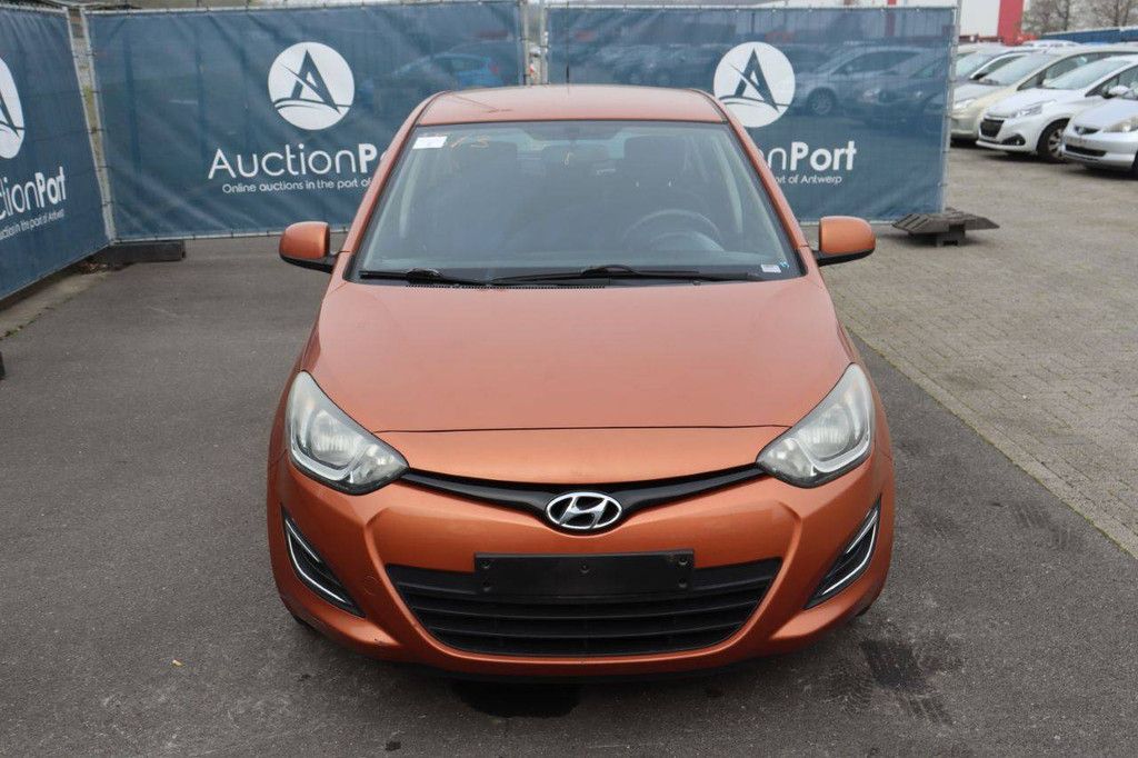 Hyundai i20 Benziner 85 PS Pkw 2014 (Margin)