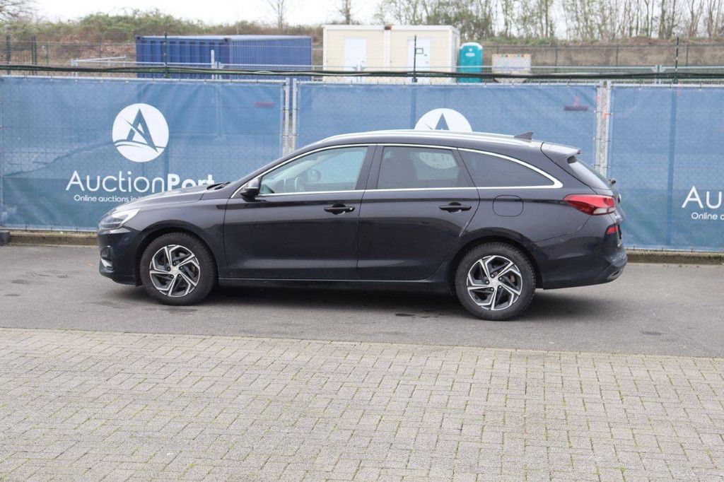 Passenger car Hyundai i30 Mild Hybrid Petrol 120hp 2021 (Margin)