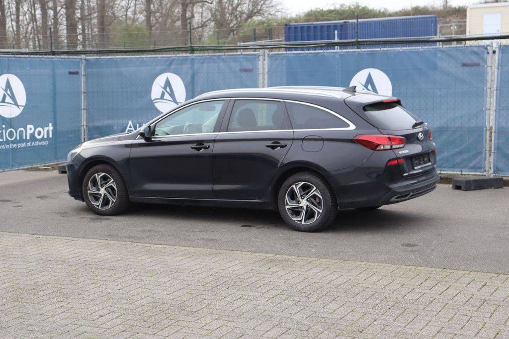 Passenger car Hyundai i30 Mild Hybrid Petrol 120hp 2021 (Margin)