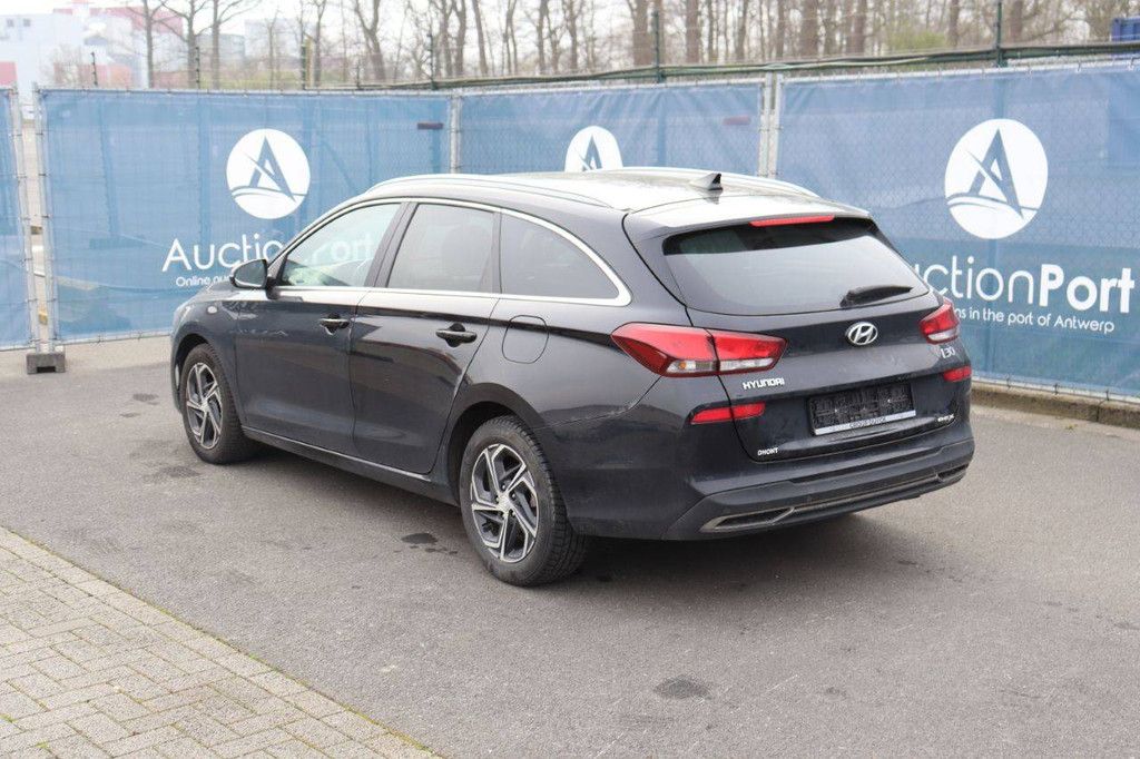 Passenger car Hyundai i30 Mild Hybrid Petrol 120hp 2021 (Margin)
