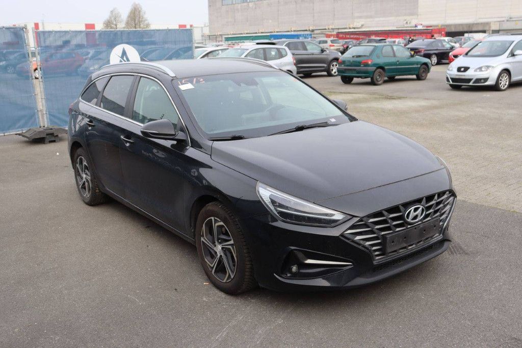 Passenger car Hyundai i30 Mild Hybrid Petrol 120hp 2021 (Margin)