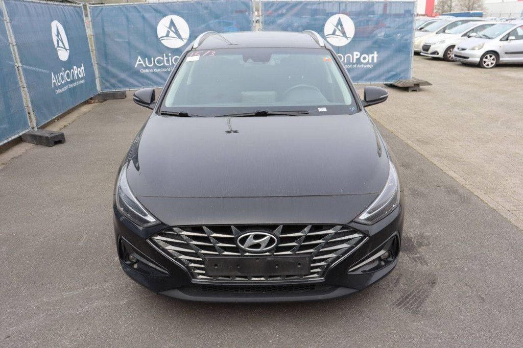 Passenger car Hyundai i30 Mild Hybrid Petrol 120hp 2021 (Margin)