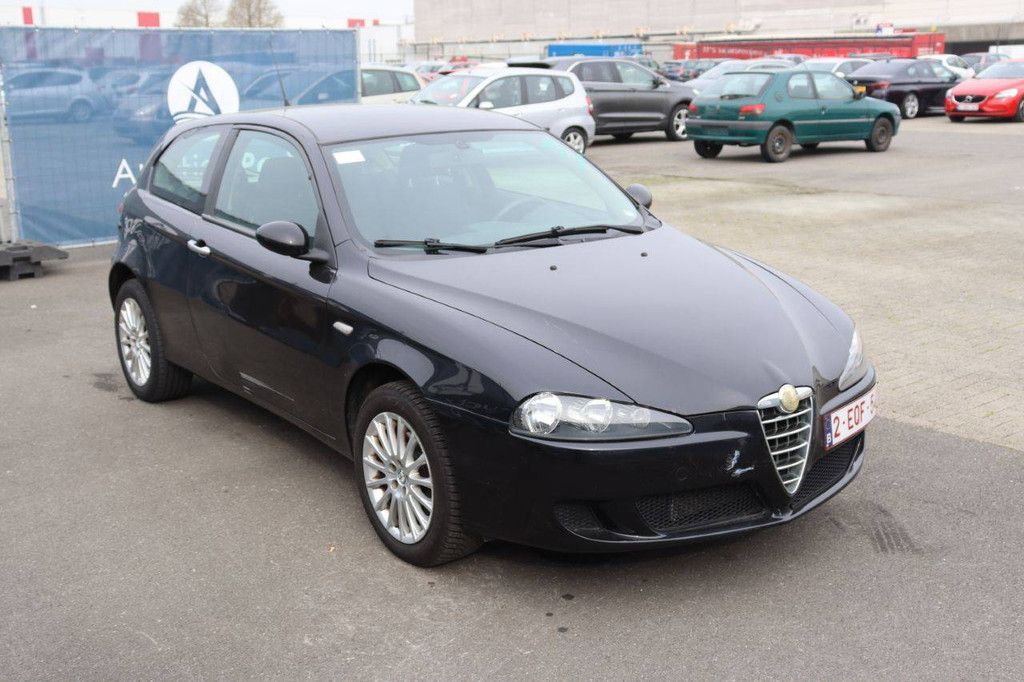 Pkw Alfa Romeo 147 Benzin 105 PS 2007 (Margin)