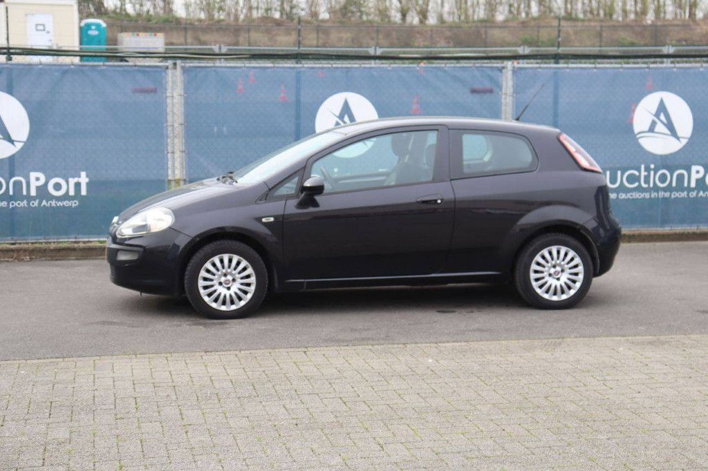 Pkw Fiat Punto Benzin 65 PS 2010 (Marge)