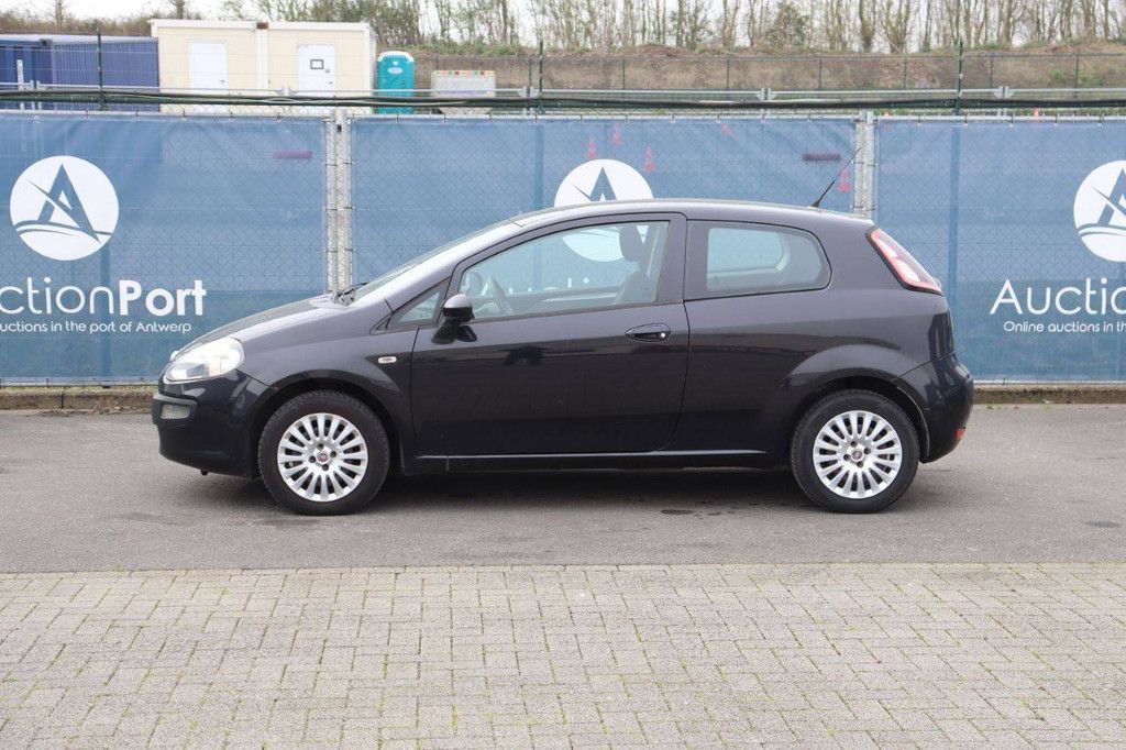 Pkw Fiat Punto Benzin 65 PS 2010 (Marge)