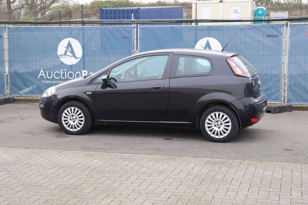 Pkw Fiat Punto Benzin 65 PS 2010 (Marge)