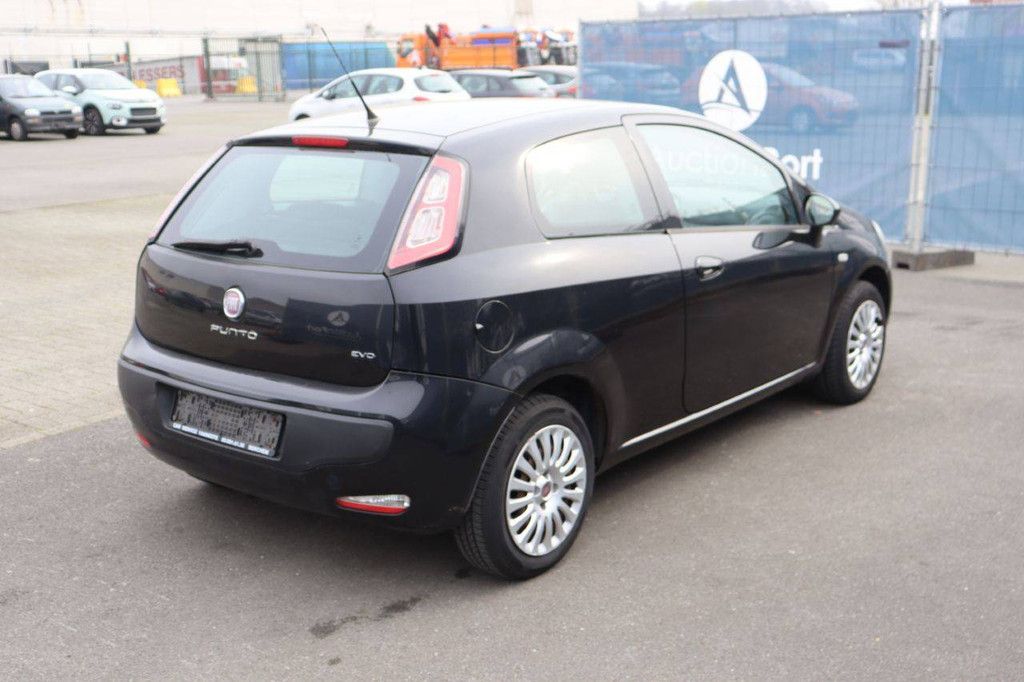 Pkw Fiat Punto Benzin 65 PS 2010 (Marge)