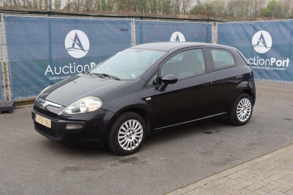 Pkw Fiat Punto Benzin 65 PS 2010 (Marge)