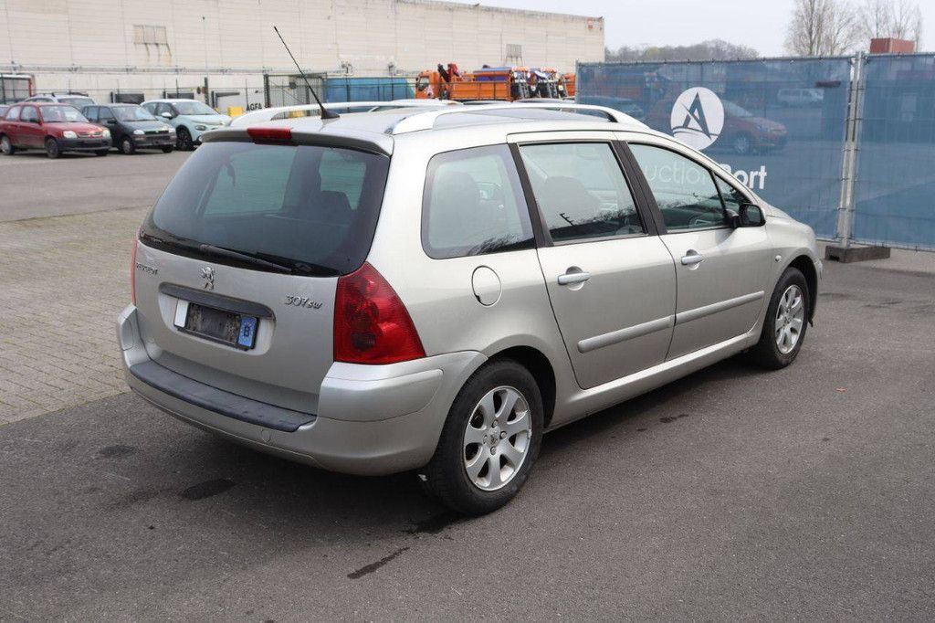 Passenger car Peugeot 206 Petrol 110hp 2005 (Margin)