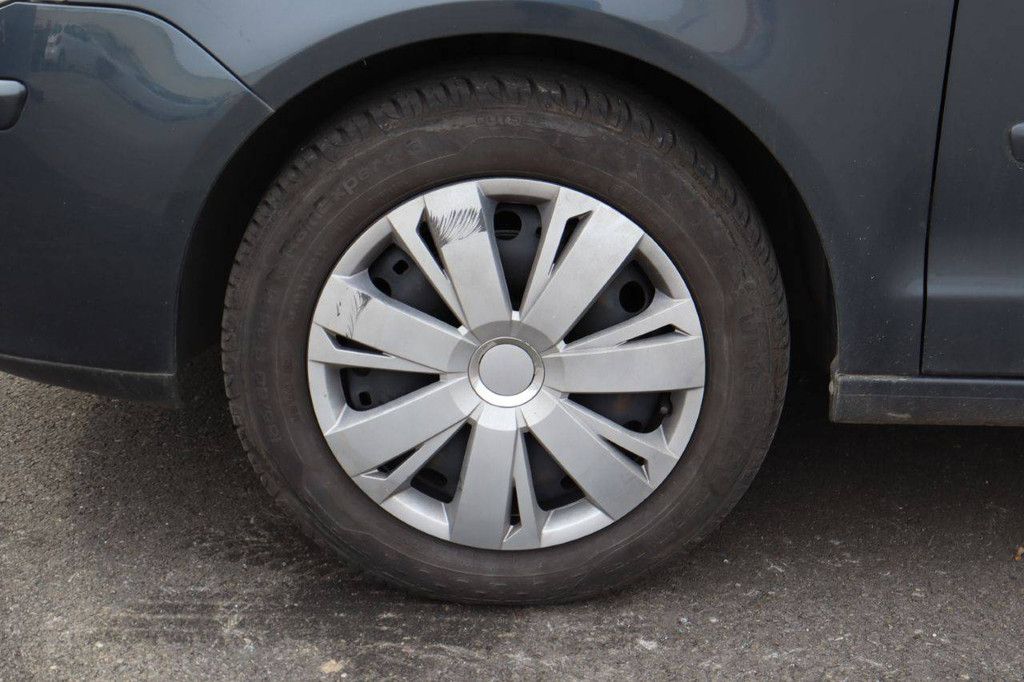 Passenger car Volkswagen Polo Petrol 80hp 2008 (Margin)