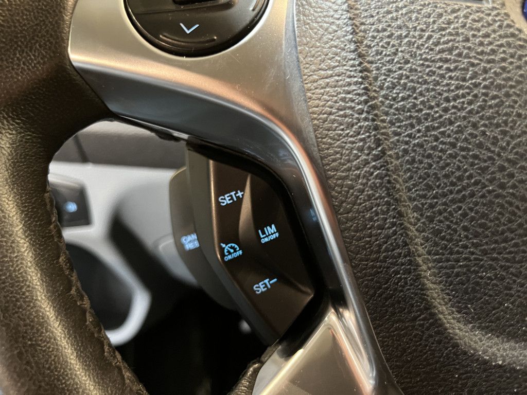 Ford Transit 350 2.0 TDCI L2H1 Trend Open Laadbak / Euro 6 / Trekhaak / Airco / Cruise Control / 3-Zits