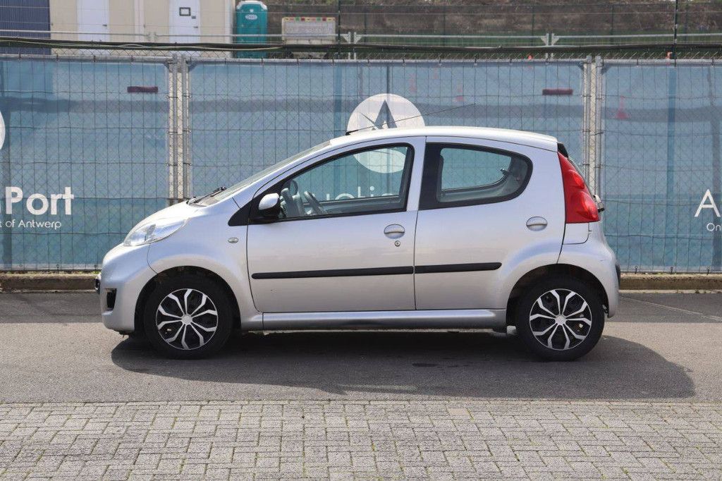 Passenger car Peugeot 107 Petrol 68hp 2011 (Margin)