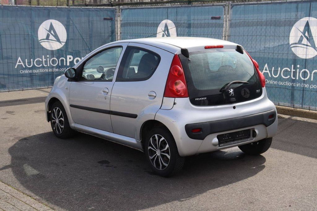 Passenger car Peugeot 107 Petrol 68hp 2011 (Margin)