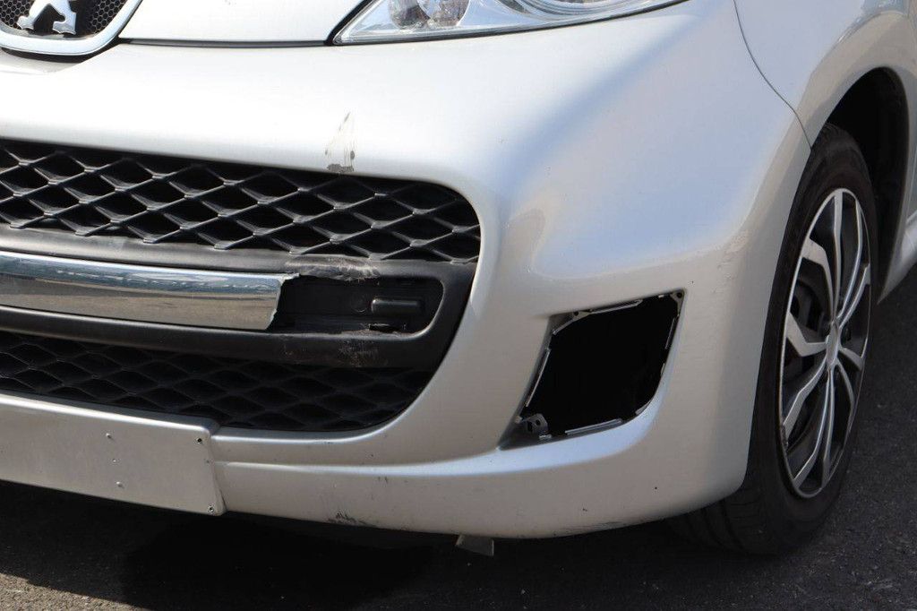 Passenger car Peugeot 107 Petrol 68hp 2011 (Margin)