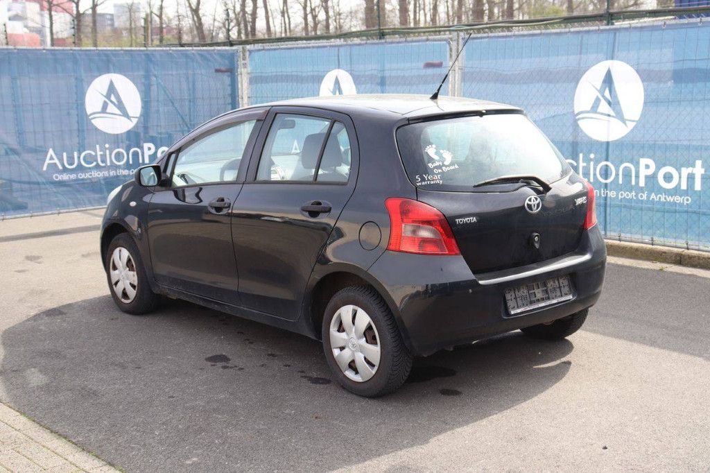Pkw Toyota Yaris Benzin 69 PS 2009 (Marge)