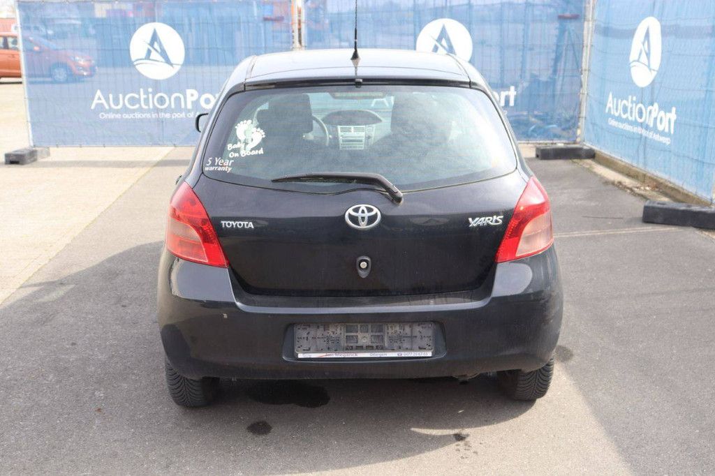 Pkw Toyota Yaris Benzin 69 PS 2009 (Marge)