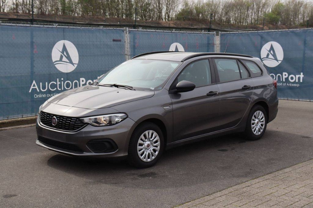 Pkw Fiat Tipo Benzin 95 PS 2018 (Marge)