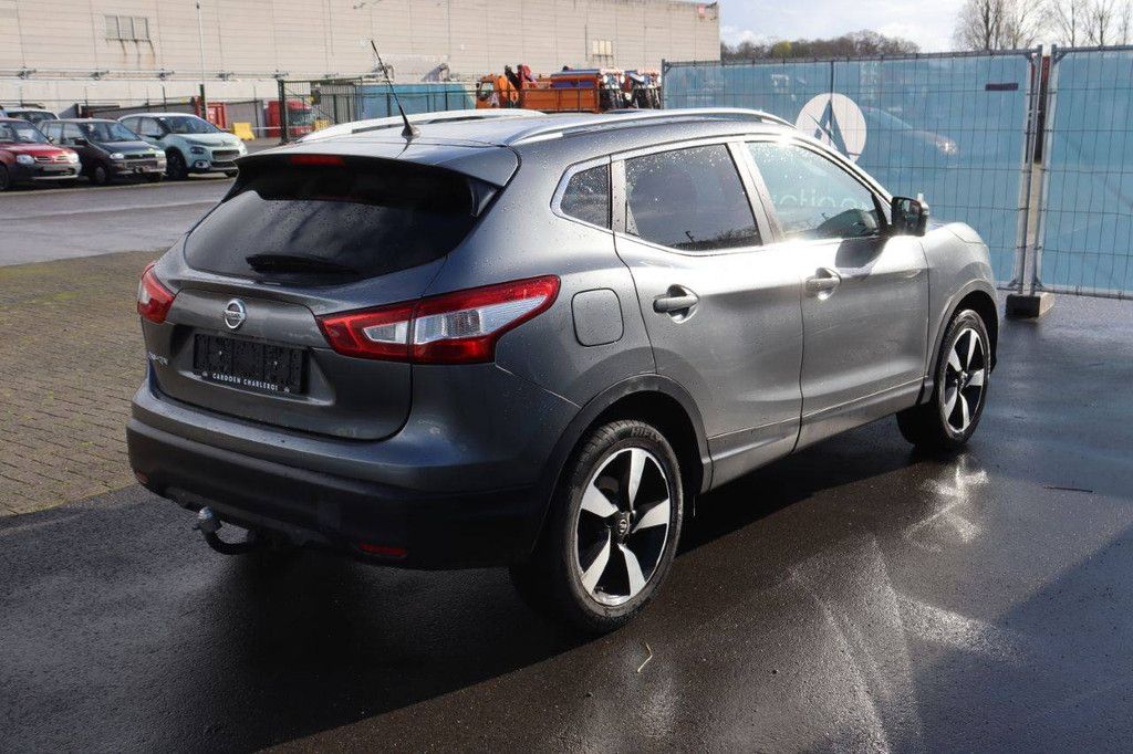 SUV Nissan Qashqai Petrol 115hp 2016 (Margin)