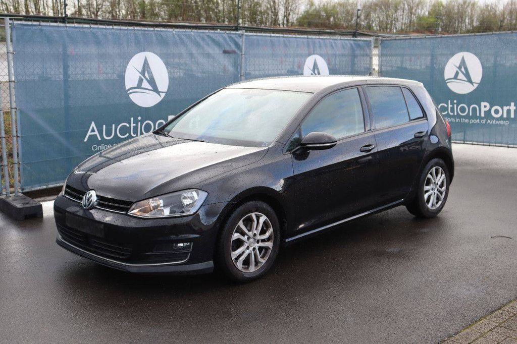 Passenger car Volkswagen Golf Diesel 110hp 2017 (Margin)