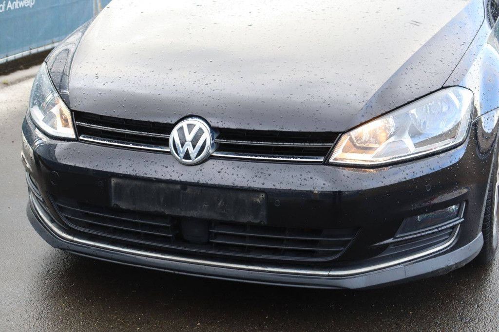 Passenger car Volkswagen Golf Diesel 110hp 2017 (Margin)