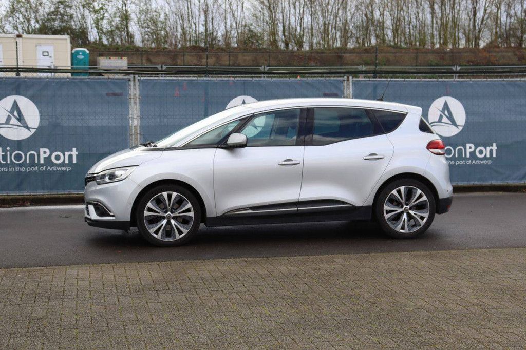 Passenger car Renault Scenic Petrol 116hp 2019 (Margin)