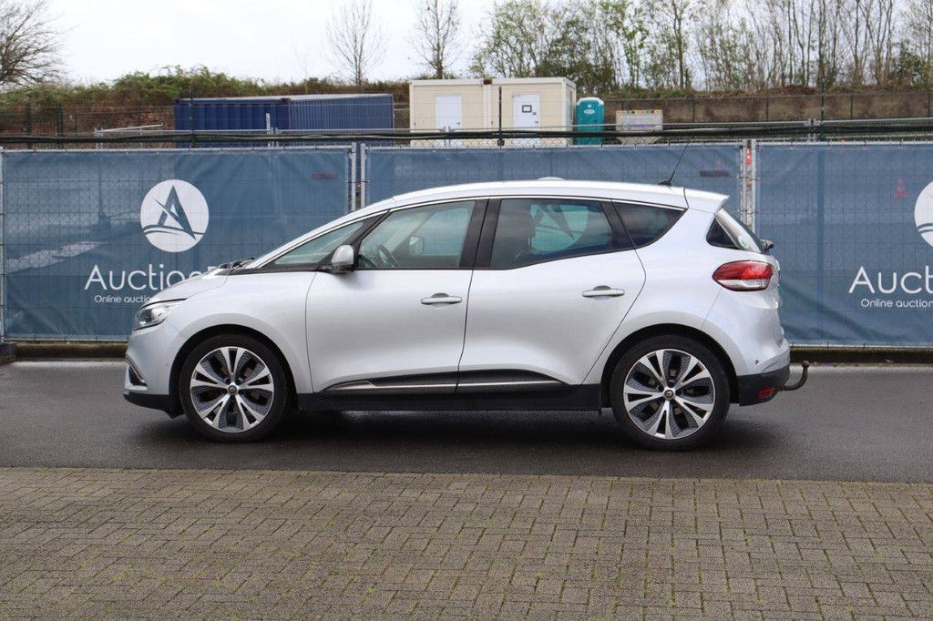 Passenger car Renault Scenic Petrol 116hp 2019 (Margin)