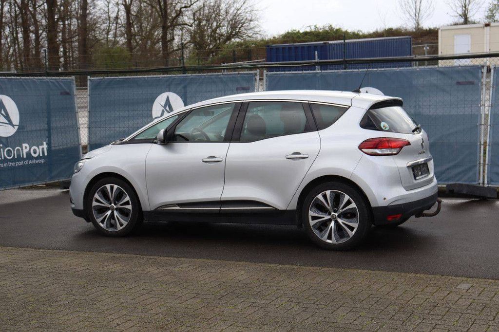 Passenger car Renault Scenic Petrol 116hp 2019 (Margin)