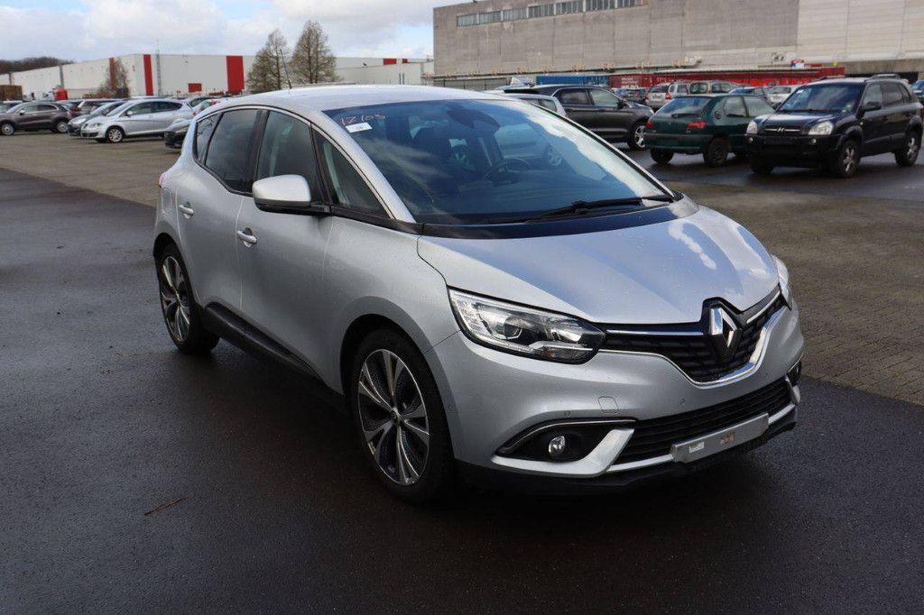 Passenger car Renault Scenic Petrol 116hp 2019 (Margin)