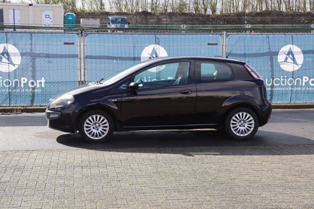 Pkw Fiat Punto Benzin 69 PS 2011 (Marge)
