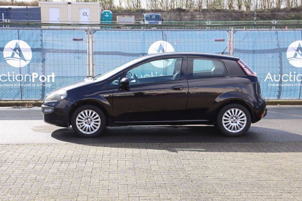 Pkw Fiat Punto Benzin 69 PS 2011 (Marge)