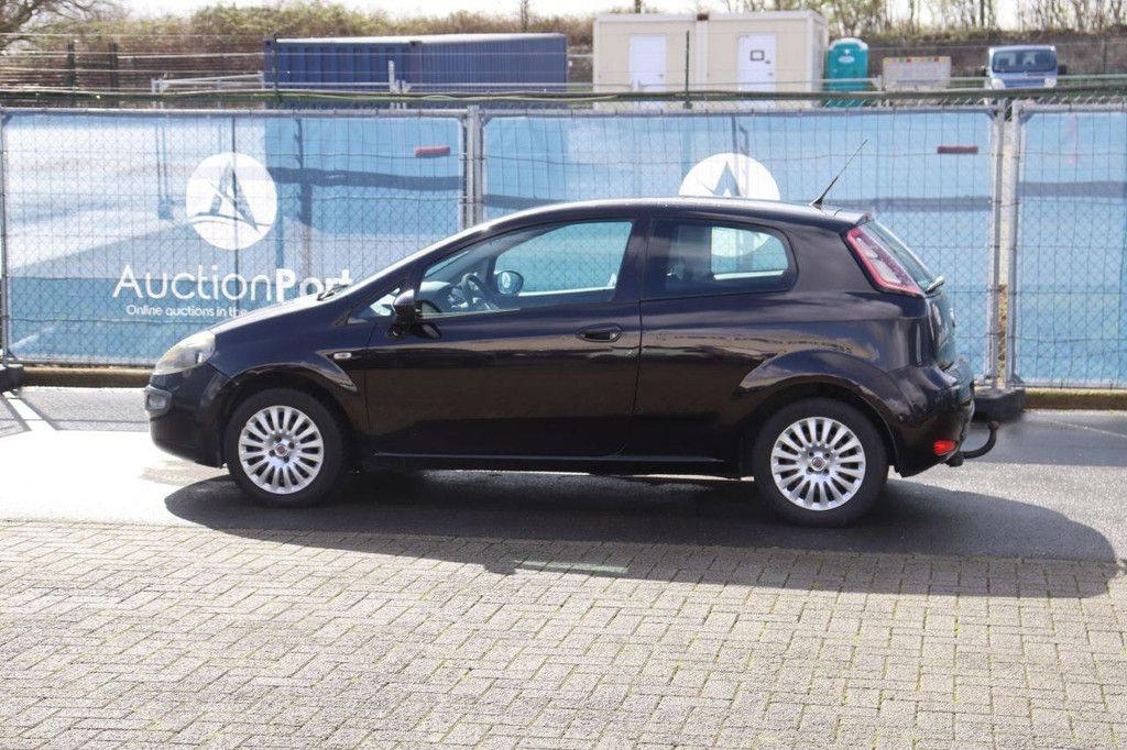 Pkw Fiat Punto Benzin 69 PS 2011 (Marge)