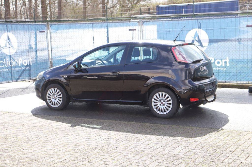Pkw Fiat Punto Benzin 69 PS 2011 (Marge)