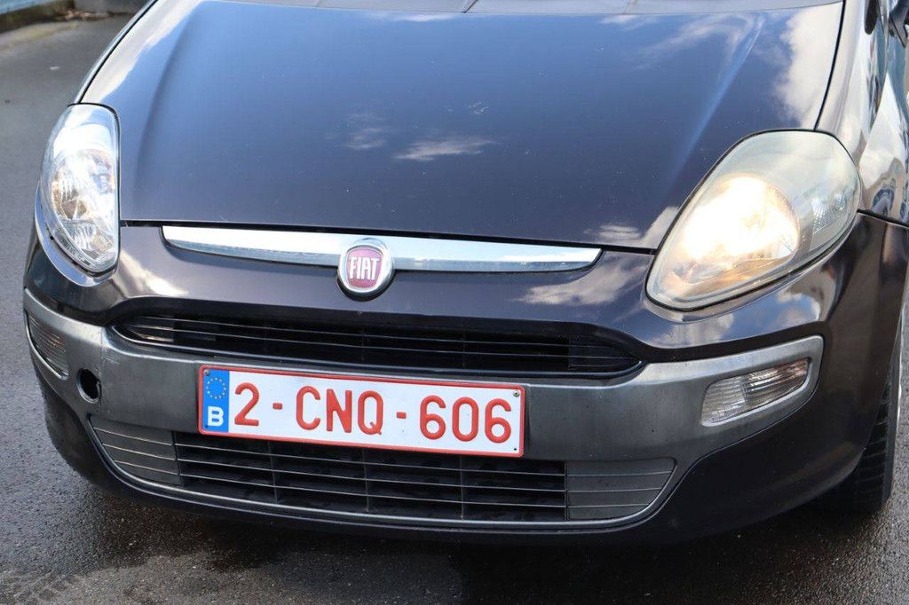 Pkw Fiat Punto Benzin 69 PS 2011 (Marge)