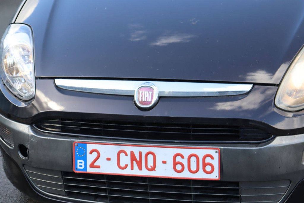 Pkw Fiat Punto Benzin 69 PS 2011 (Marge)