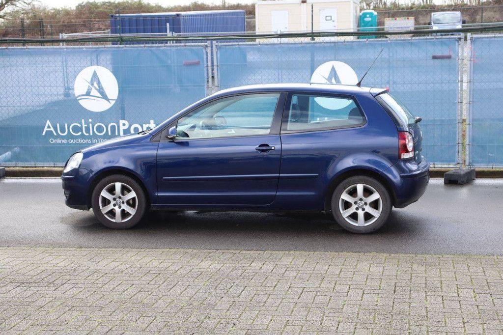Pkw Volkswagen Polo Benzin 80 PS 2007 (Margin)