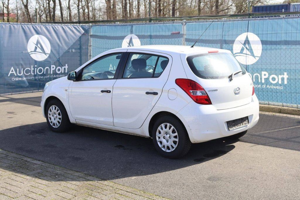 Hyundai i20 Benziner 78 PS Pkw 2012 (Margin)
