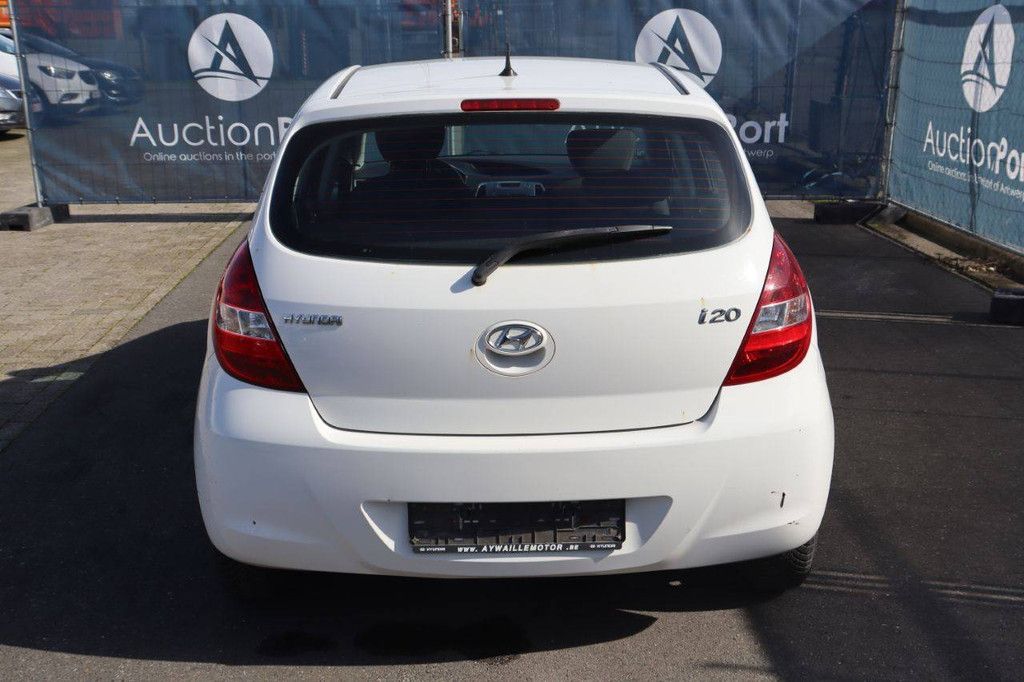 Hyundai i20 Benziner 78 PS Pkw 2012 (Margin)
