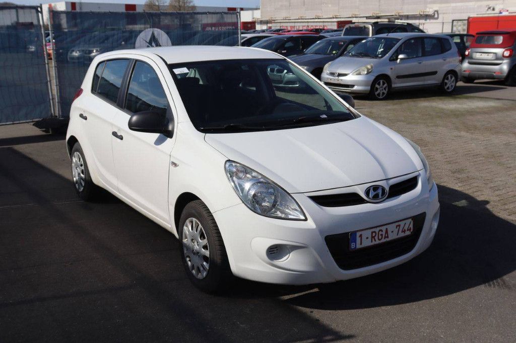 Hyundai i20 Benziner 78 PS Pkw 2012 (Margin)