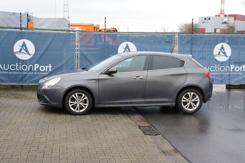 Passenger car Alfa Romeo Giulietta Diesel 105hp 2012 (Margin)