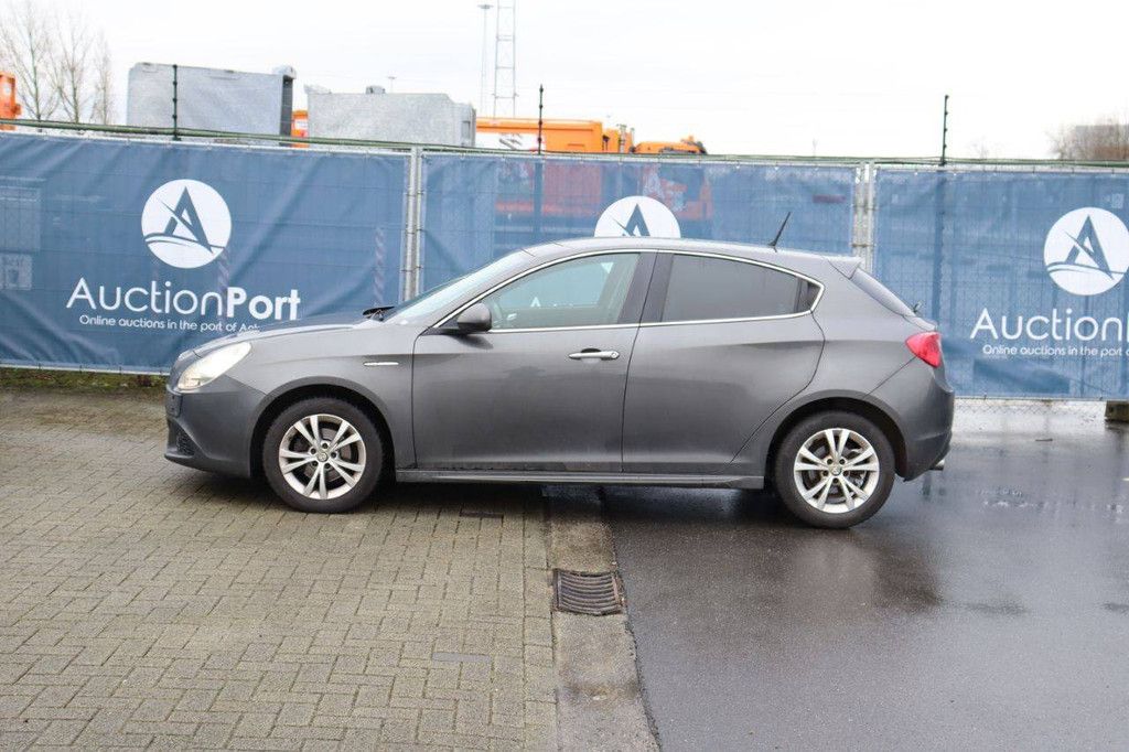 Passenger car Alfa Romeo Giulietta Diesel 105hp 2012 (Margin)