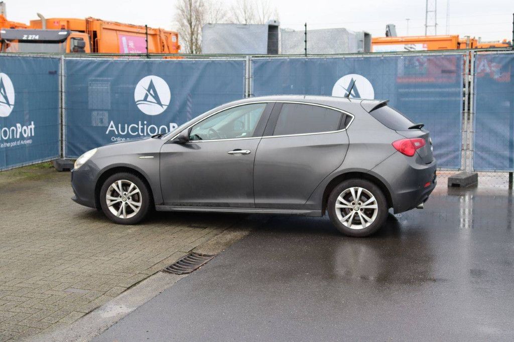 Passenger car Alfa Romeo Giulietta Diesel 105hp 2012 (Margin)