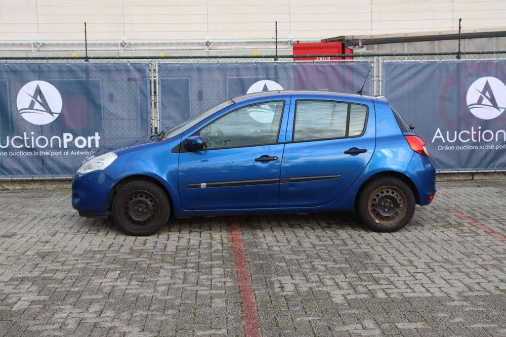 Passenger car Renault Clio Diesel 86hp 2010 (Margin)