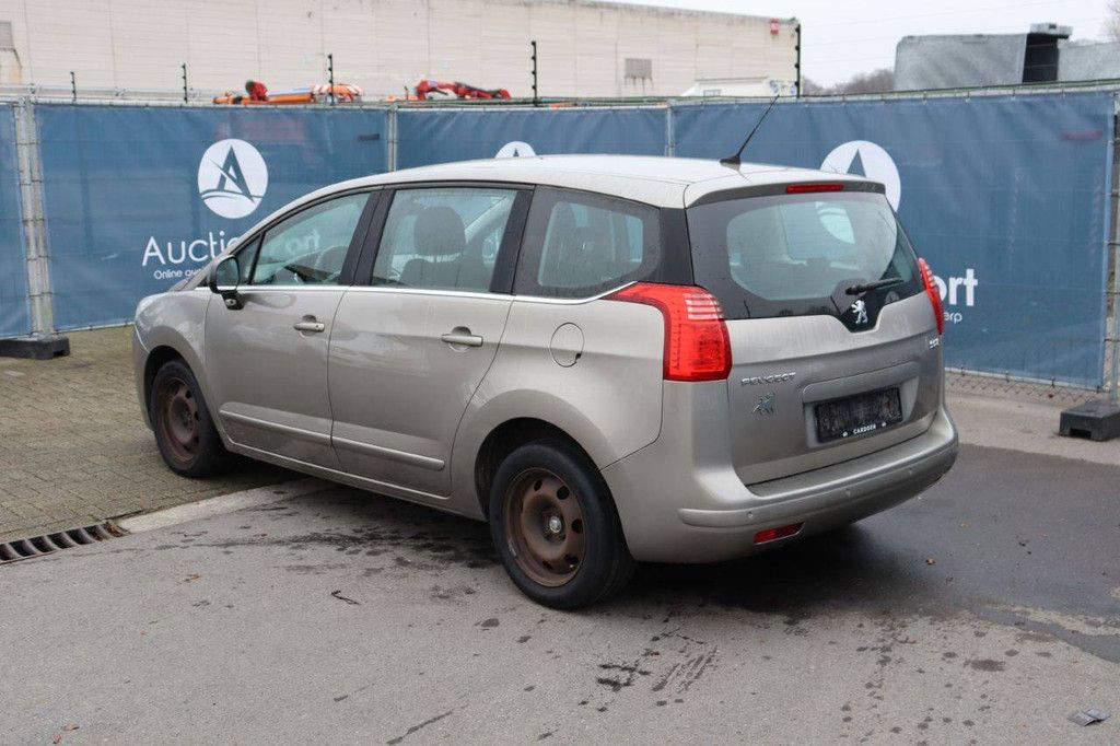 Pkw Peugeot 5008 Diesel 112 PS 2010 (Margin)