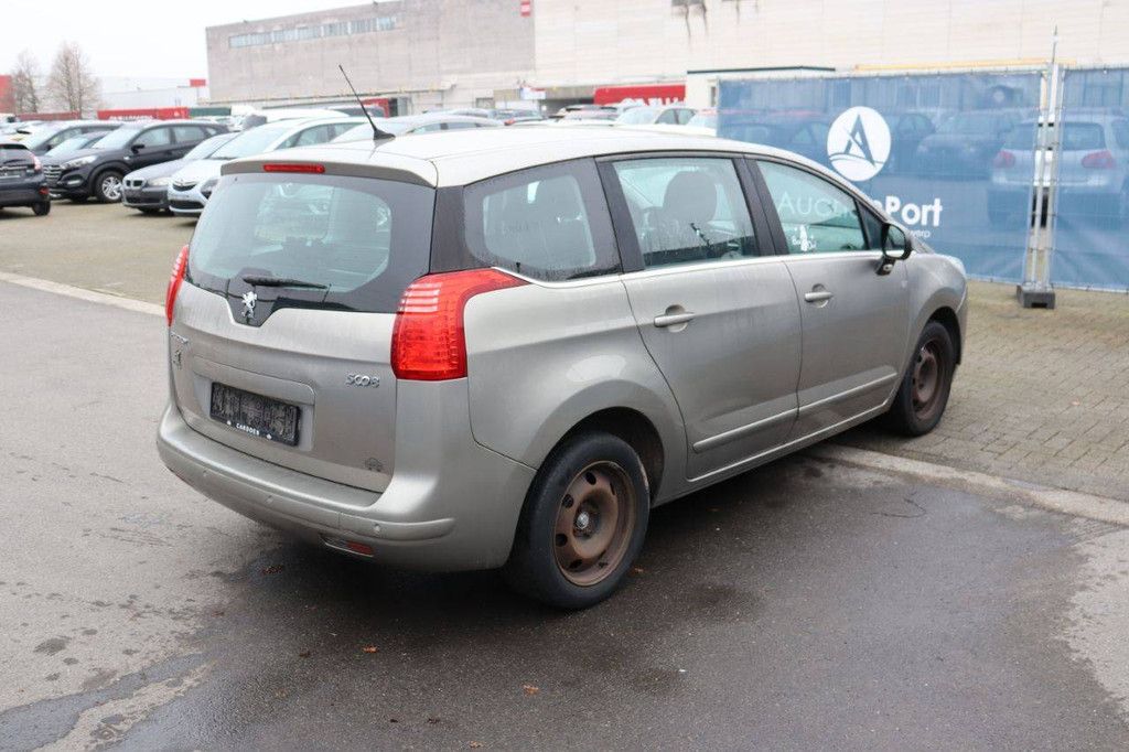Pkw Peugeot 5008 Diesel 112 PS 2010 (Margin)