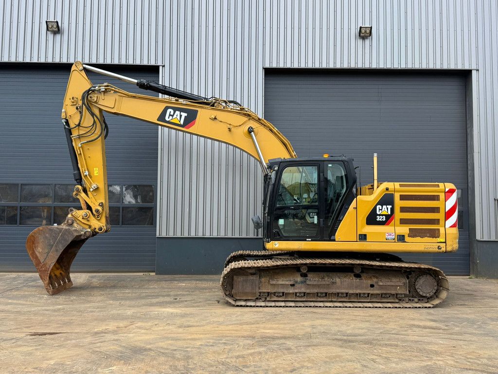 Caterpillar 323
