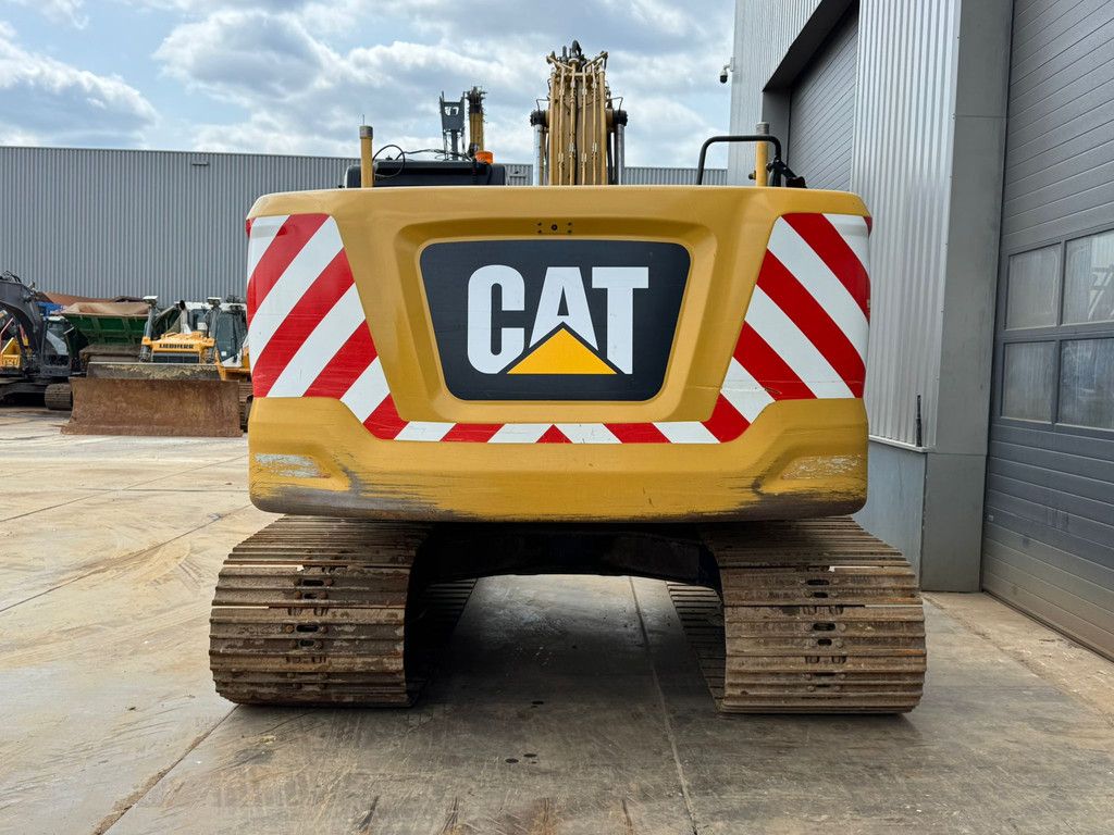 Caterpillar 323