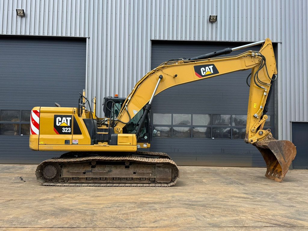 Caterpillar 323