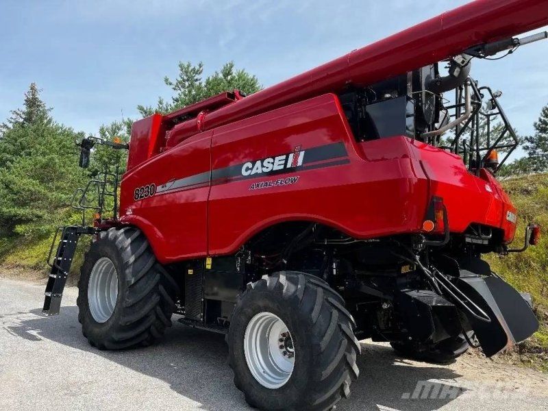 Case IH Axial Flow 8230