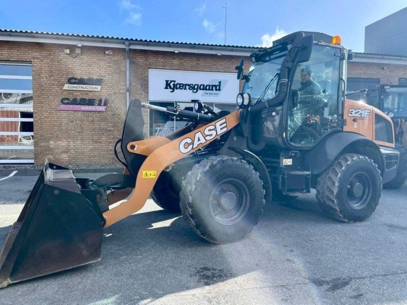 Case IH 321 F