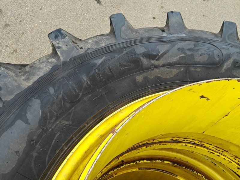 Tvillinghjul sæt 20.8R42 inkl. låse